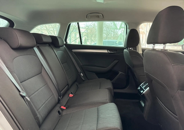 Skoda Superb cena 89900 przebieg: 112896, rok produkcji 2019 z Tykocin małe 667